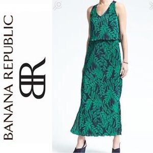 Banana republic Pleated dress